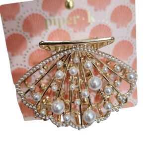💛▪️ Piper k▪️ coastal seashell Gold and Pearl Hair Clip One Piece